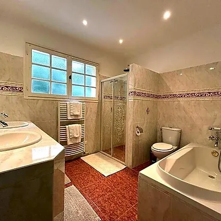 Petit Comfortable Hotel Sainte-Maxime