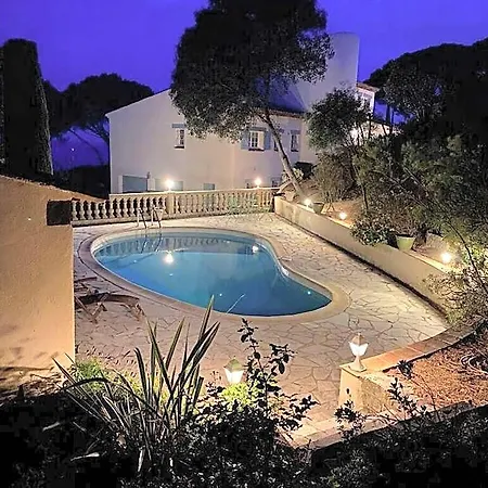 Petit Comfortable Hotel 3*